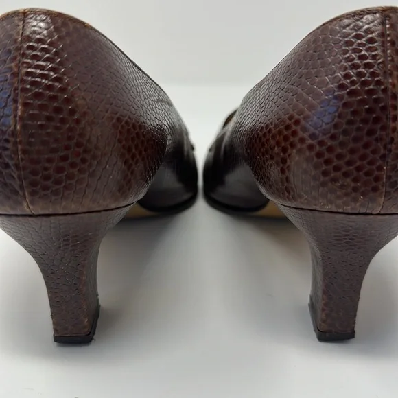 Ferragamo Brown Miista Leather Embossed Pumps Heels Size 9 - Picture 11 of 11